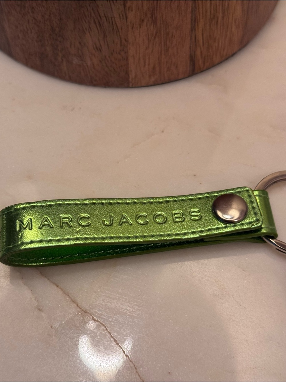 Marc Jacobs Metallic Green Leather Strap Key Ring - Picture 1 of 5